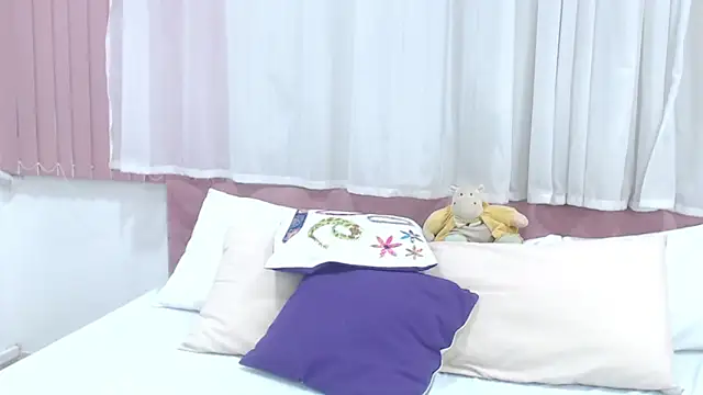 LexiiBloom online show from February 15, 2025, 10:11 am
