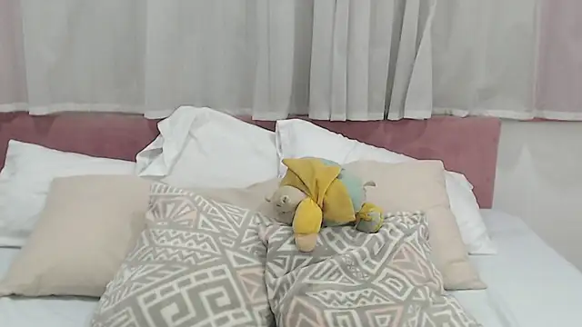 LexiiBloom online show from February 22, 2025, 11:13 am