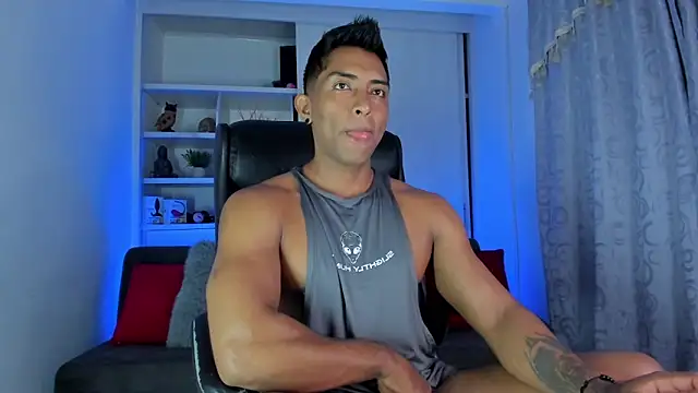 Couple muscle1 online show from December 12, 2024, 2:44 pm