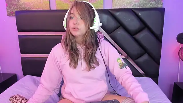 Annie mone online show from March 20, 2025, 8:40 pm