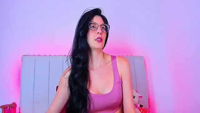 Snapshot of caro_lyne_ chatting on May 28, 2026, 6:16 pm caro lyne online show from May 28, 2026, 6:16 pm