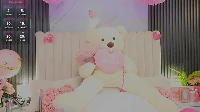 Snapshot of Madiee_Rhea chatting on April 28, 2026, 7:41 pm Madiee Rhea online show from April 28, 2026, 7:41 pm