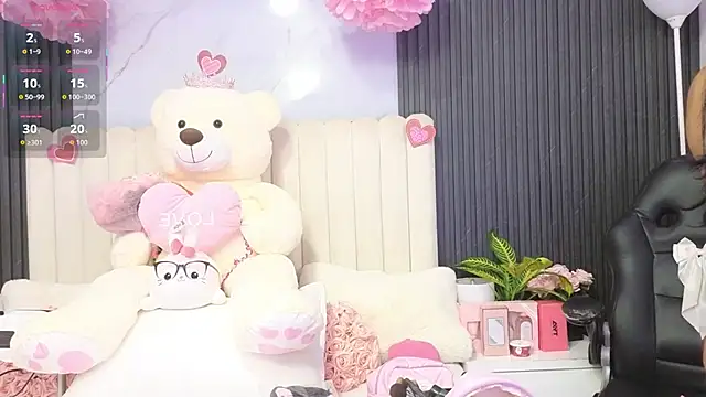 Snapshot of Madiee_Rhea chatting on April 30, 2026, 7:42 pm Madiee Rhea online show from April 30, 2026, 7:42 pm