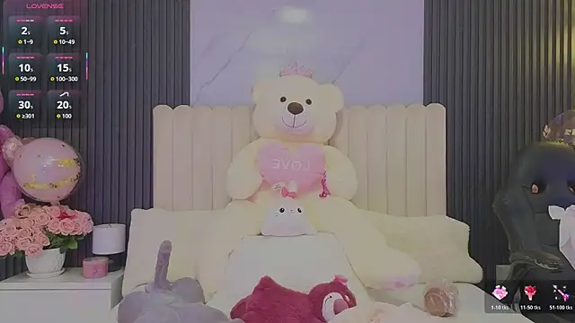 Snapshot of Madiee_Rhea chatting on May 13, 2026, 9:00 pm Madiee Rhea online show from May 13, 2026, 9:00 pm