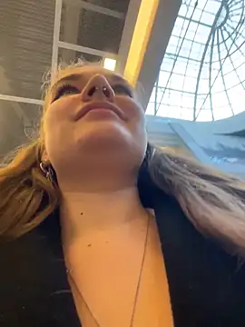 Snapshot of Holy_Tereza chatting on April 29, 2026, 4:00 pm Holy Tereza online show from April 29, 2026, 4:00 pm