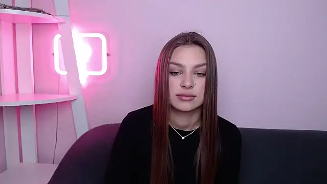 MilanaAngelAs online show from April 5, 2026, 4:53 am