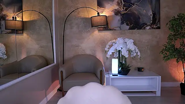 EvaZane online show from March 14, 2026, 8:47 pm