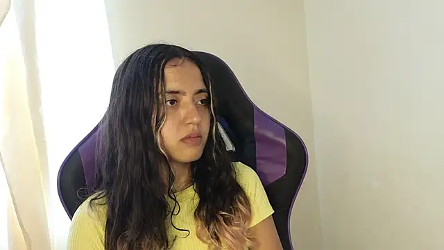 ViolettaSummer online show from February 2, 2025, 5:15 pm