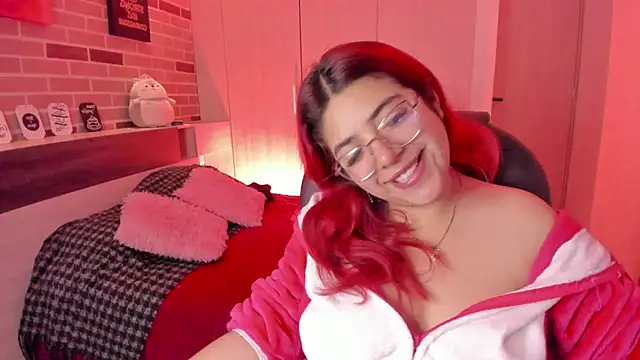 Rousse Collinss online show from December 22, 2025, 1:08 pm