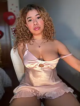 LEONCITA  online show from February 17, 2025, 11:02 am