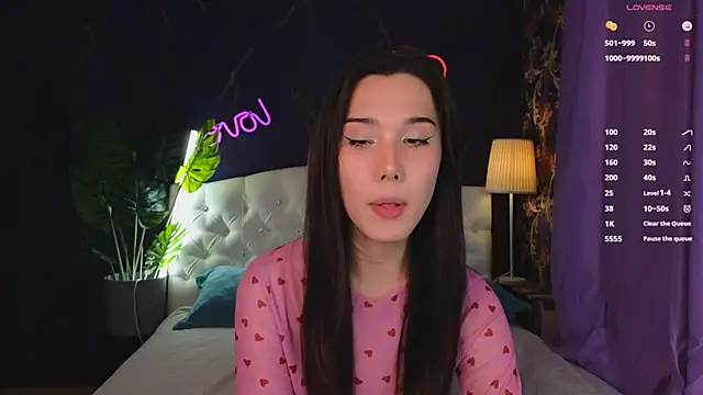 Kaia Sunshine Mia online show from January 25, 2025, 6:46 pm