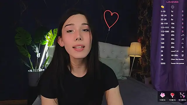 Kaia Sunshine Mia online show from March 9, 2025, 4:44 pm