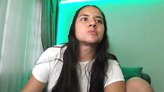 Snapshot of Lexyevans chatting on January 31, 2025, 10:21 pm Lexyevans online show from January 31, 2025, 10:21 pm