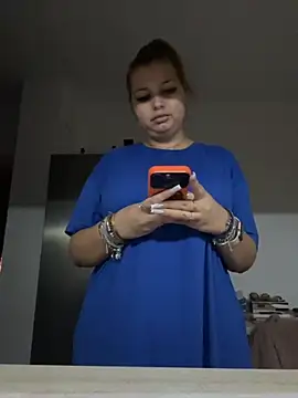 AllysonK online show from November 12, 2025, 4:18 pm