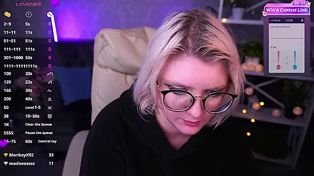 CoolTatis online show from March 18, 2025, 5:21 pm