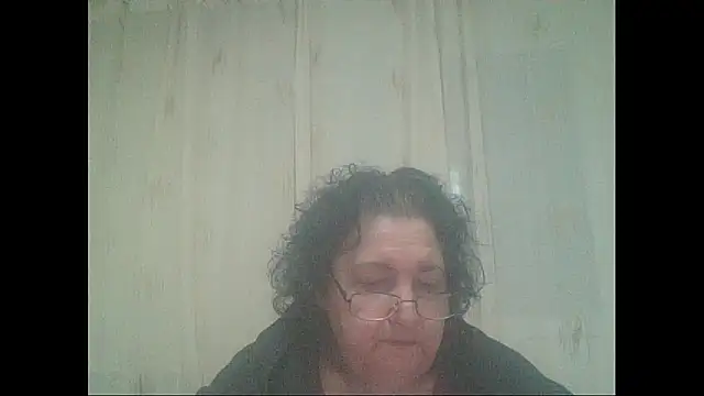 Snapshot of maturekorine chatting on February 11, 2026, 5:18 pm maturekorine online show from February 11, 2026, 5:18 pm