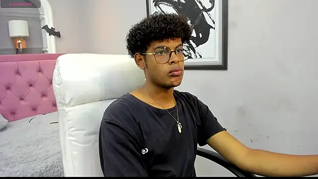 boylittle19cm online show from October 19, 2025, 12:39 pm