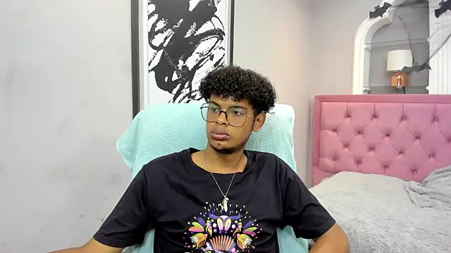 boylittle19cm online show from October 25, 2025, 1:18 pm