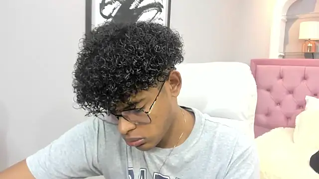 boylittle19cm online show from November 18, 2025, 12:31 pm