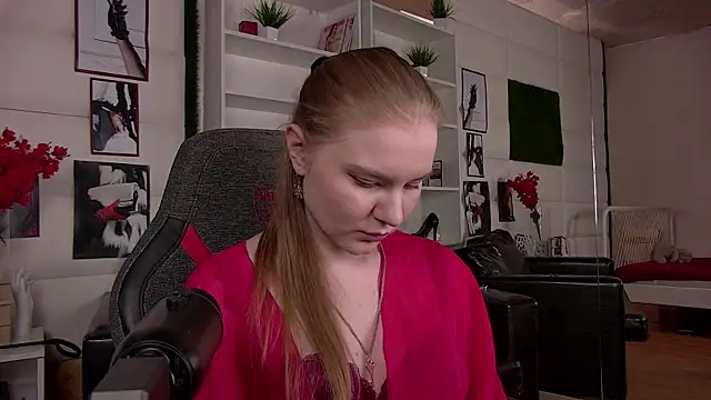 Snapshot of ValerieViolette chatting on February 27, 2025, 12:34 pm ValerieViolette online show from February 27, 2025, 12:34 pm