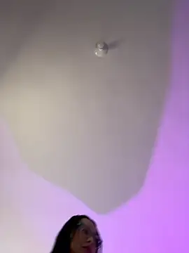 sharon leone26 online show from November 16, 2025, 9:31 pm