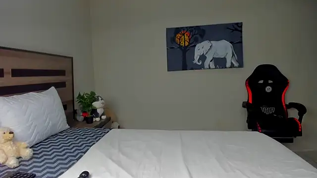 Renee-18 online show from December 2, 2025, 1:22 am