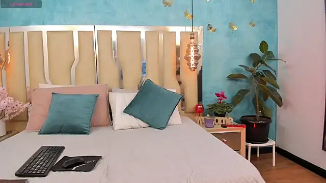 RubbyTaylor online show from April 7, 2026, 2:39 pm