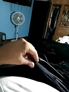 GILBERTHOR92 online show from January 6, 2026, 5:33 am