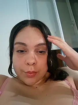 Snapshot of AllyTell chatting on November 18, 2025, 9:19 pm AllyTell online show from November 18, 2025, 9:19 pm