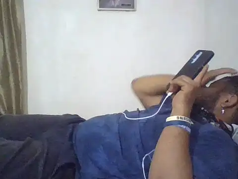 Snapshot of Dj-yefri-pauta chatting on May 1, 2026, 3:00 am Dj-yefri-pauta online show from May 1, 2026, 3:00 am