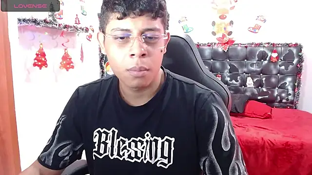 Wiiliam 20 online show from December 16, 2024, 3:32 pm