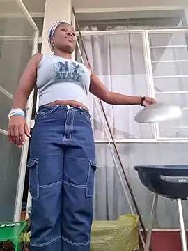 PerfectionBerrie online show from February 9, 2025, 3:01 pm