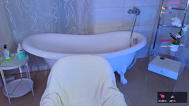 Hayle Hill online show from February 9, 2025, 3:43 am