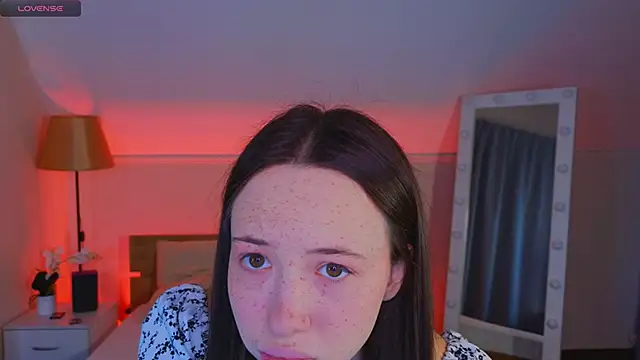 Hayle Hill online show from November 2, 2025, 1:41 am