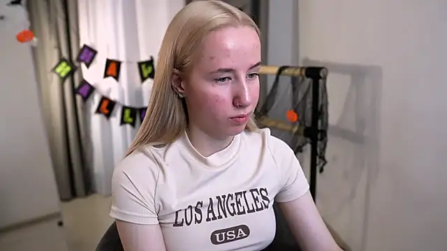 Cassie Kelman online show from October 20, 2025, 8:53 pm