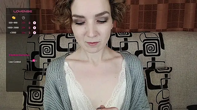 TinaWince online show from November 8, 2025, 4:45 am