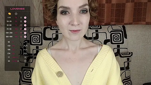 TinaWince online show from November 10, 2025, 4:55 am