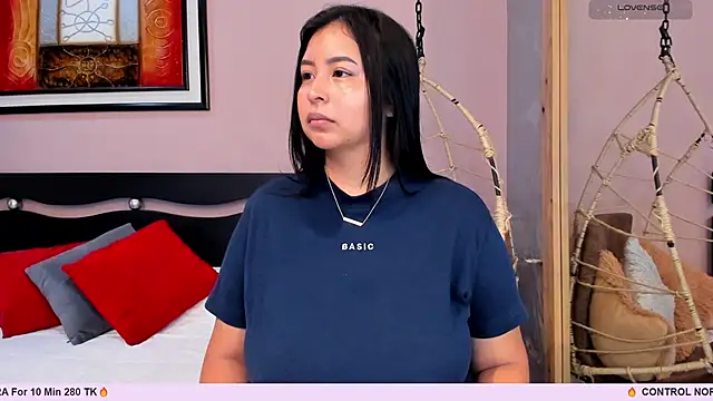 Snapshot of _alaiasmile_ chatting on November 7, 2025, 11:43 am alaiasmile online show from November 7, 2025, 11:43 am