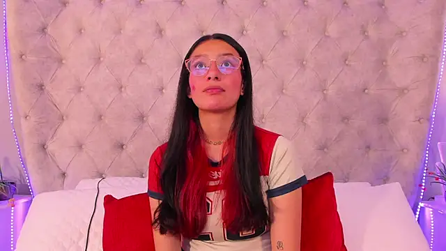 dafne bss online show from April 12, 2026, 5:01 am