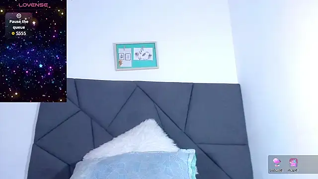 LAISYBROWNX online show from September 10, 2025, 1:44 pm