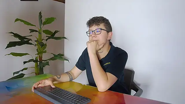 alex noa online show from October 29, 2025, 7:26 pm