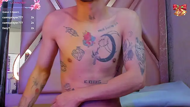 kendalltaylorr online show from December 31, 2024, 8:37 am