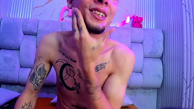 kendalltaylorr online show from February 22, 2025, 9:45 am