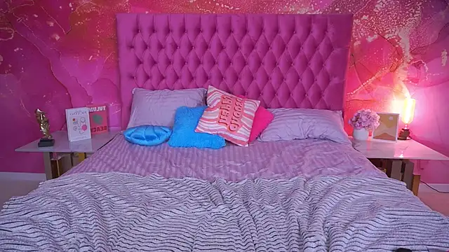 ArianaDarkk online show from September 29, 2025, 8:02 pm