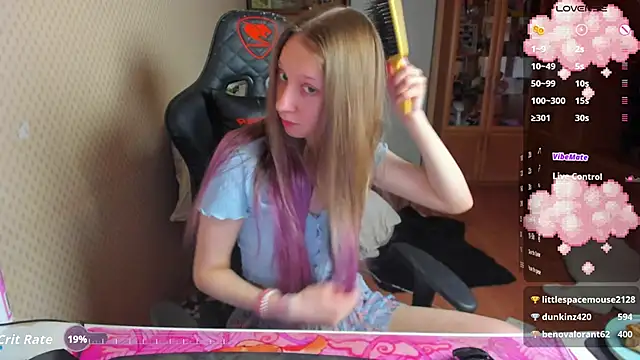 cutieMila online show from April 22, 2026, 3:13 pm