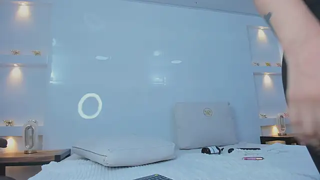 Dalia-Prada online show from March 21, 2026, 8:30 am