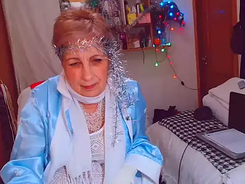 Victoria5643 online show from January 11, 2025, 9:04 pm