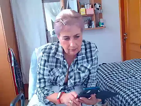 Victoria5643 online show from February 9, 2025, 12:41 pm