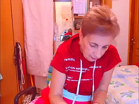 Victoria5643 online show from September 18, 2025, 8:33 pm