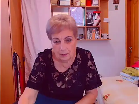 Victoria5643 online show from September 27, 2025, 2:55 pm